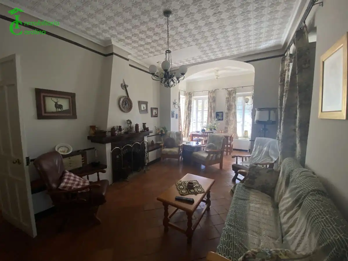 Sala d'estar de Casa o xalet en venda en Baños de la Encina amb Piscina