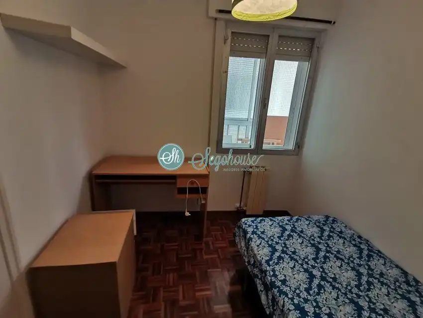 Habitación de Piso en venta en Segovia con Calefacción, Parquet y Terraza