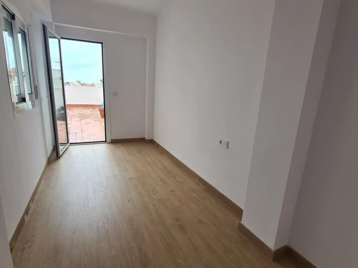 Attic for rent in Foners