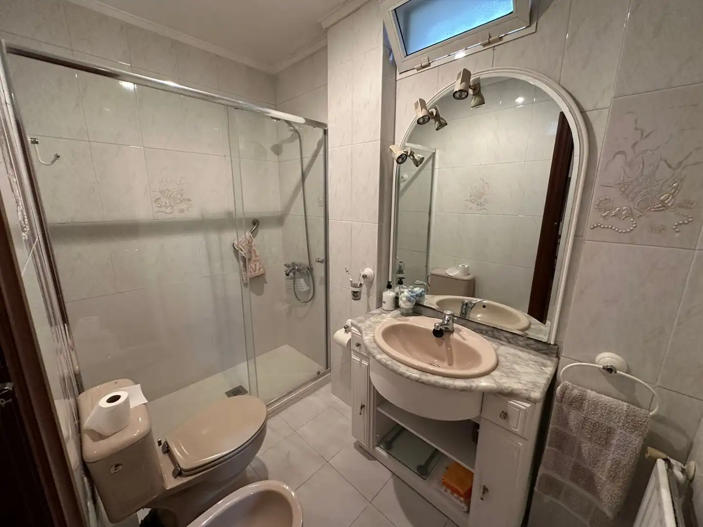Bathroom of Flat for sale in Bilbao   with Oven, Washing machine and Balcony