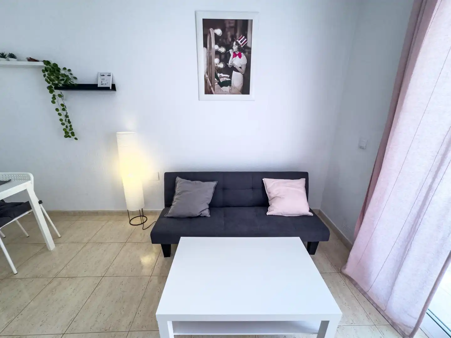 Sala d'estar de Apartament de lloguer en Torrevieja amb Aire condicionat, Calefacció i Terrassa