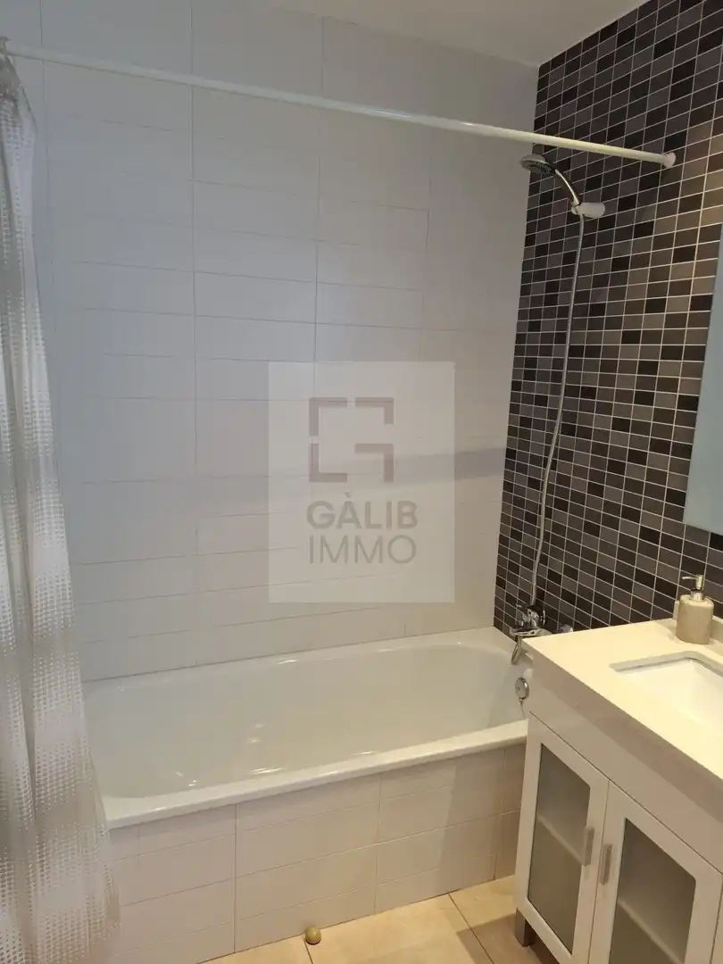 Bathroom of Detached homes for sale in Vila-sacra  with Air Conditioner, Heating and Terrace