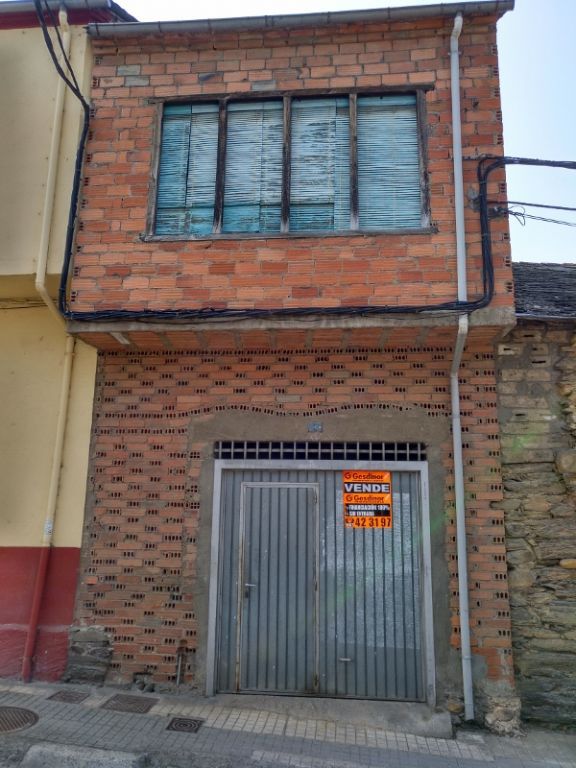 Vista exterior de Casa o chalet en venta en Cubillos del Sil