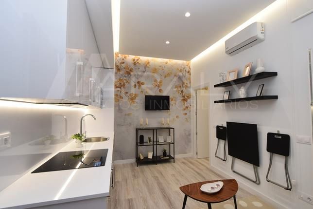 Kitchen of Apartment for sale in  Madrid Capital  with Air Conditioner, Heating and Parquet flooring