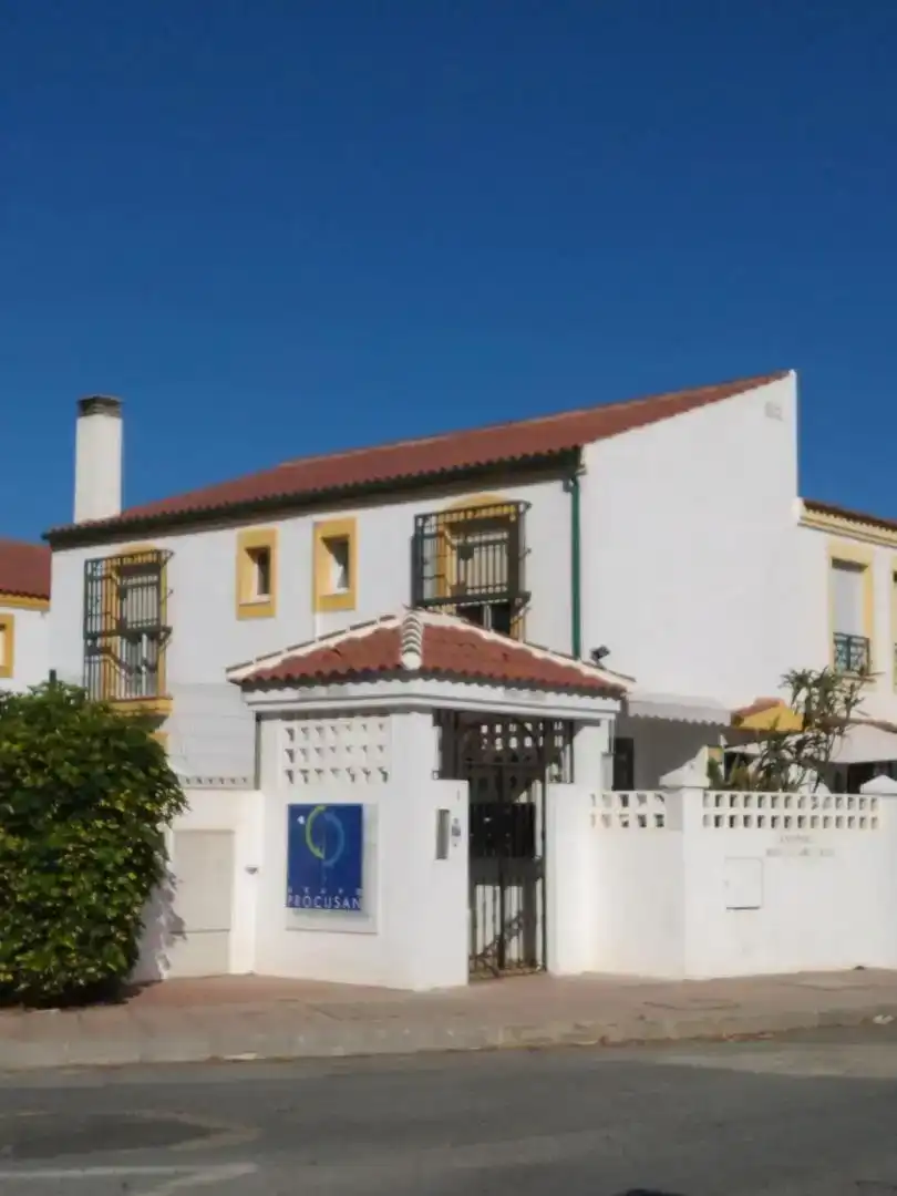 Vista exterior de Casa adosada en venda en Vélez-Málaga amb Aire condicionat i Balcó