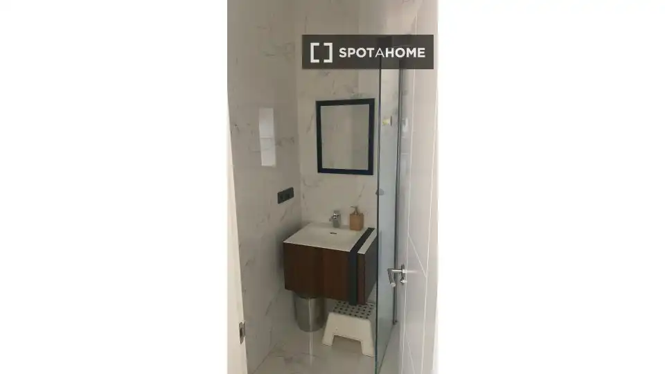 Habitación en Cortes - Huertas