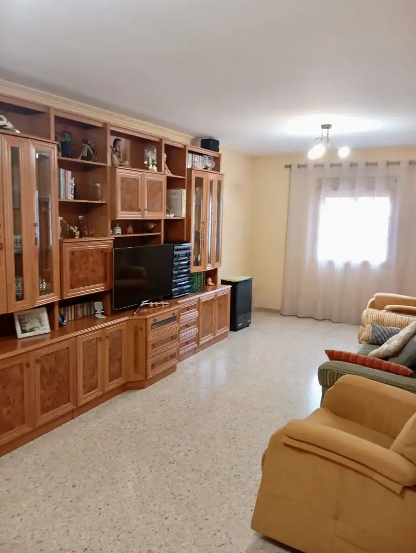 House for sale in Olivares