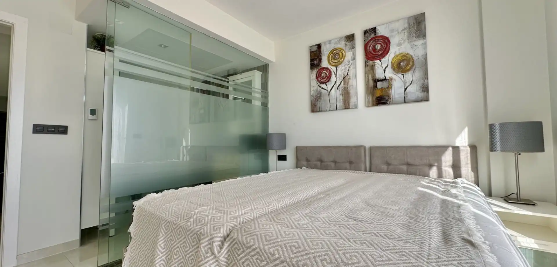 Dormitori de Casa o xalet en venda en Orihuela amb Aire condicionat, Jardí privat i Terrassa