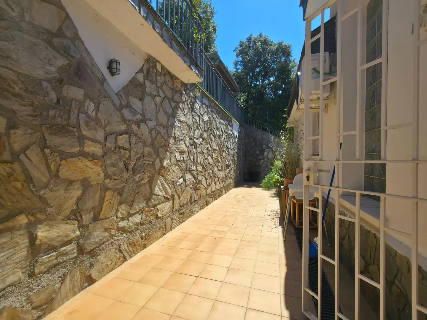 Vista exterior de Casa o chalet en venta en Corbera de Llobregat con Aire acondicionado, Calefacción y Jardín privado