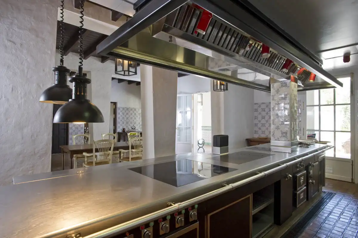 Cocina de Edificio en venta en Fuengirola con Alarma