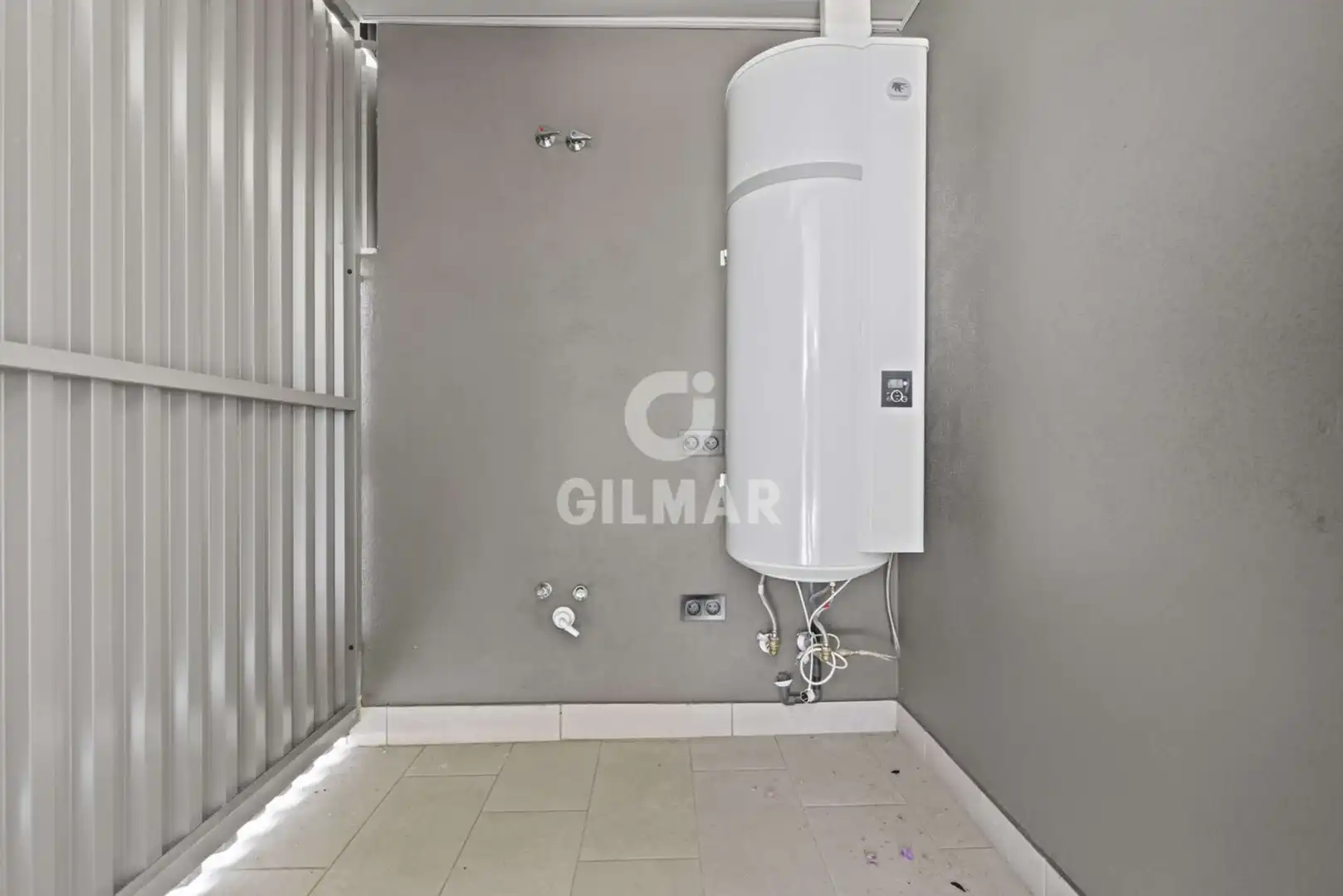 Bathroom of Ground floor for sale in Tomares  with Heating, Private garden and Storage room