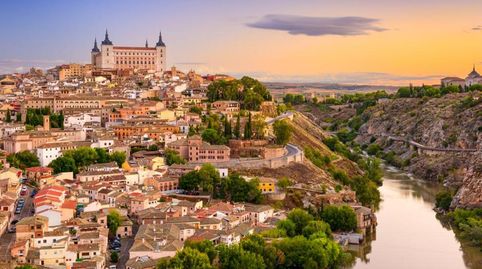 Foto 3 de Edifici en venda a Los Cigarrales-La Bastida, Toledo Capital