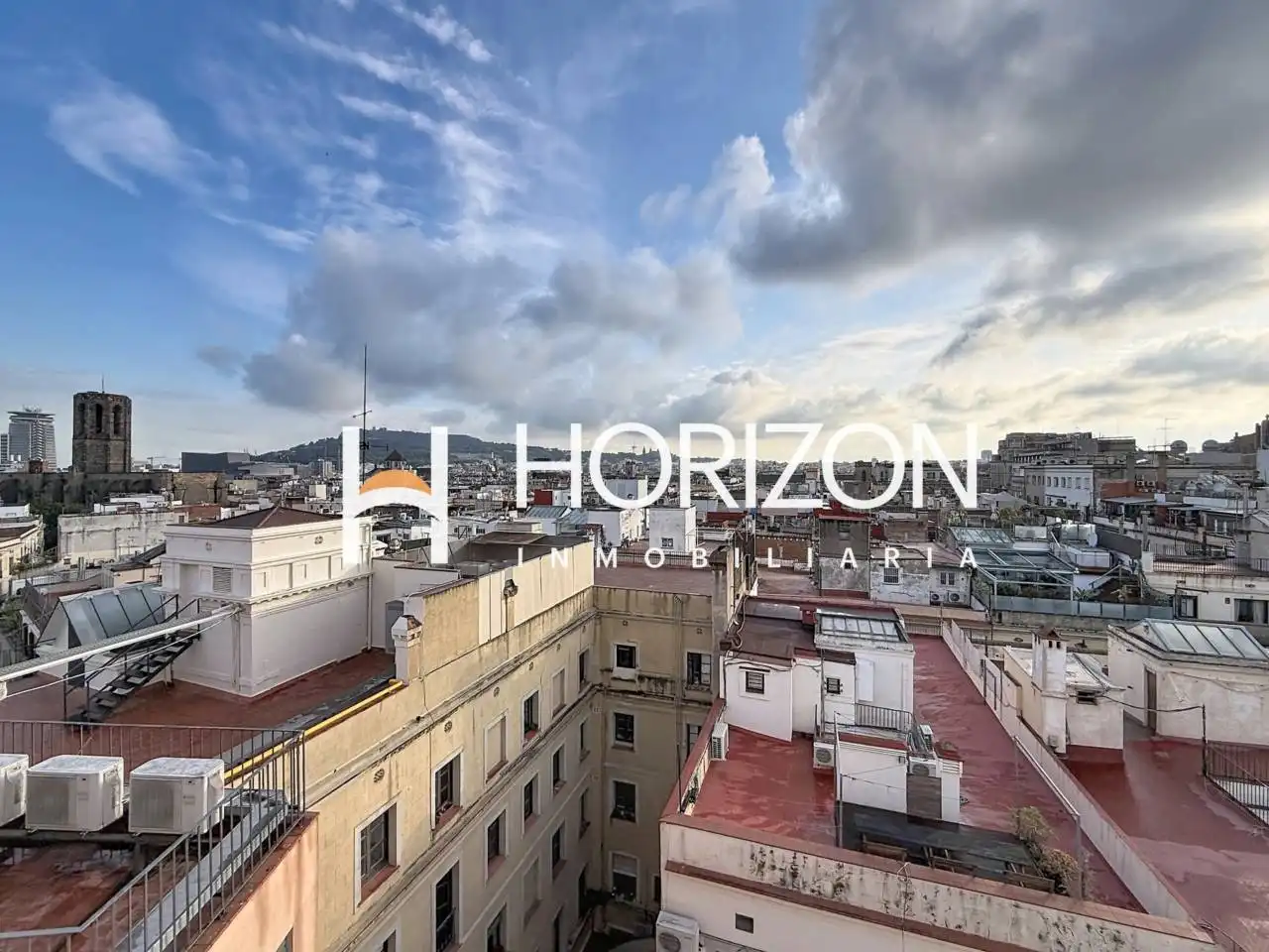 Exterior view of Flat for sale in Barcelona  with Terrace, Storage room and Balcony