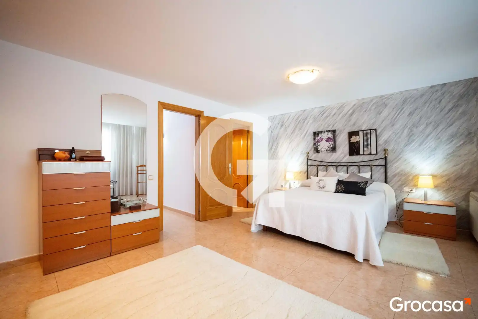 Habitación de Casa adosada en venta en Mataró con Aire acondicionado, Calefacción y Jardín privado