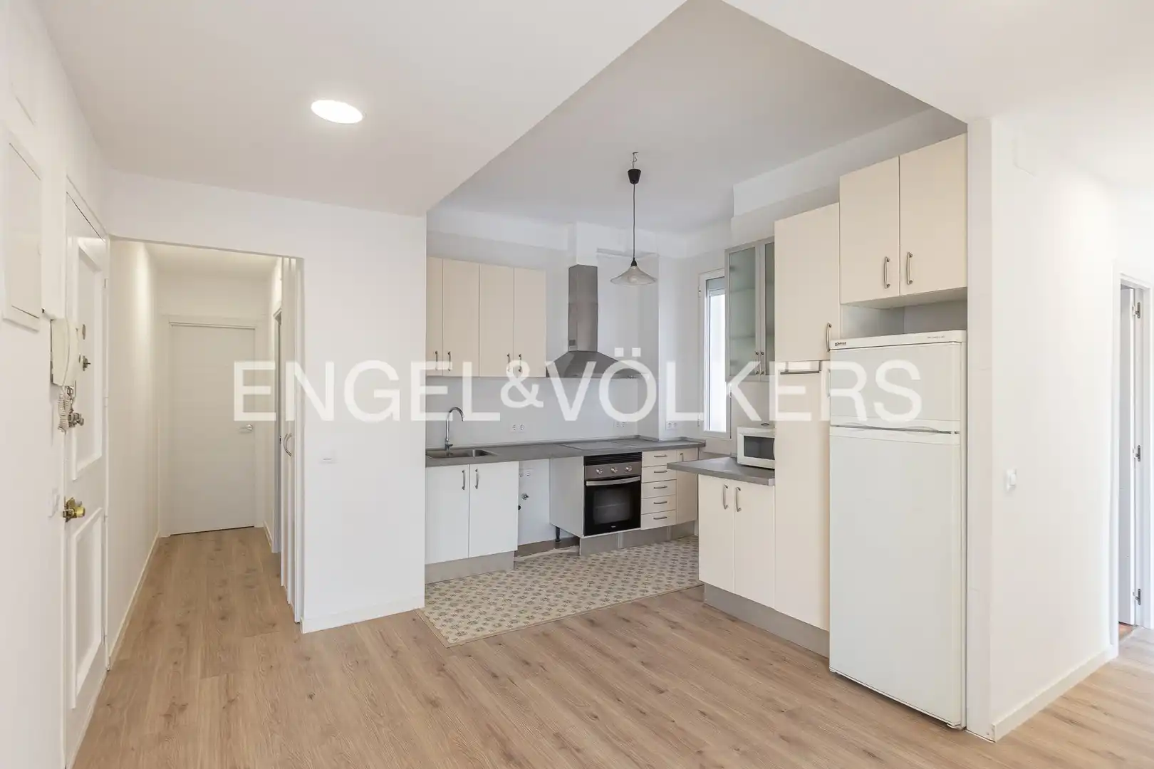 Kitchen of Flat for rent in Madrid  with Air Conditioner, Heating and Terrace