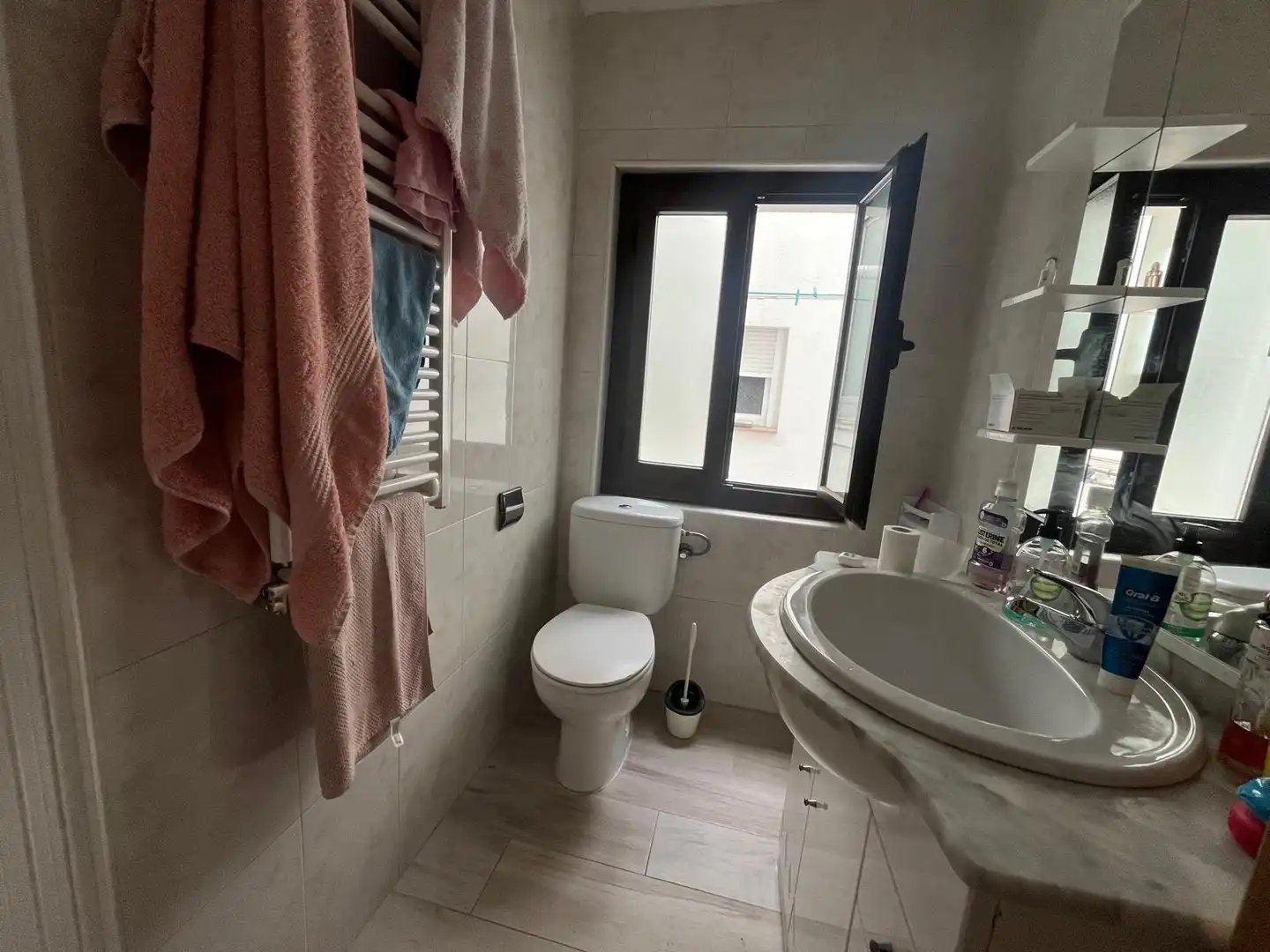 Flat for rent in Avenida de Portugal, Carmelitas