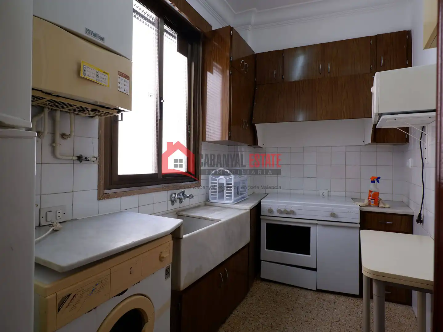Cuina de Apartament de lloguer en Valencia amb Aire condicionat, Moblat i Balcó