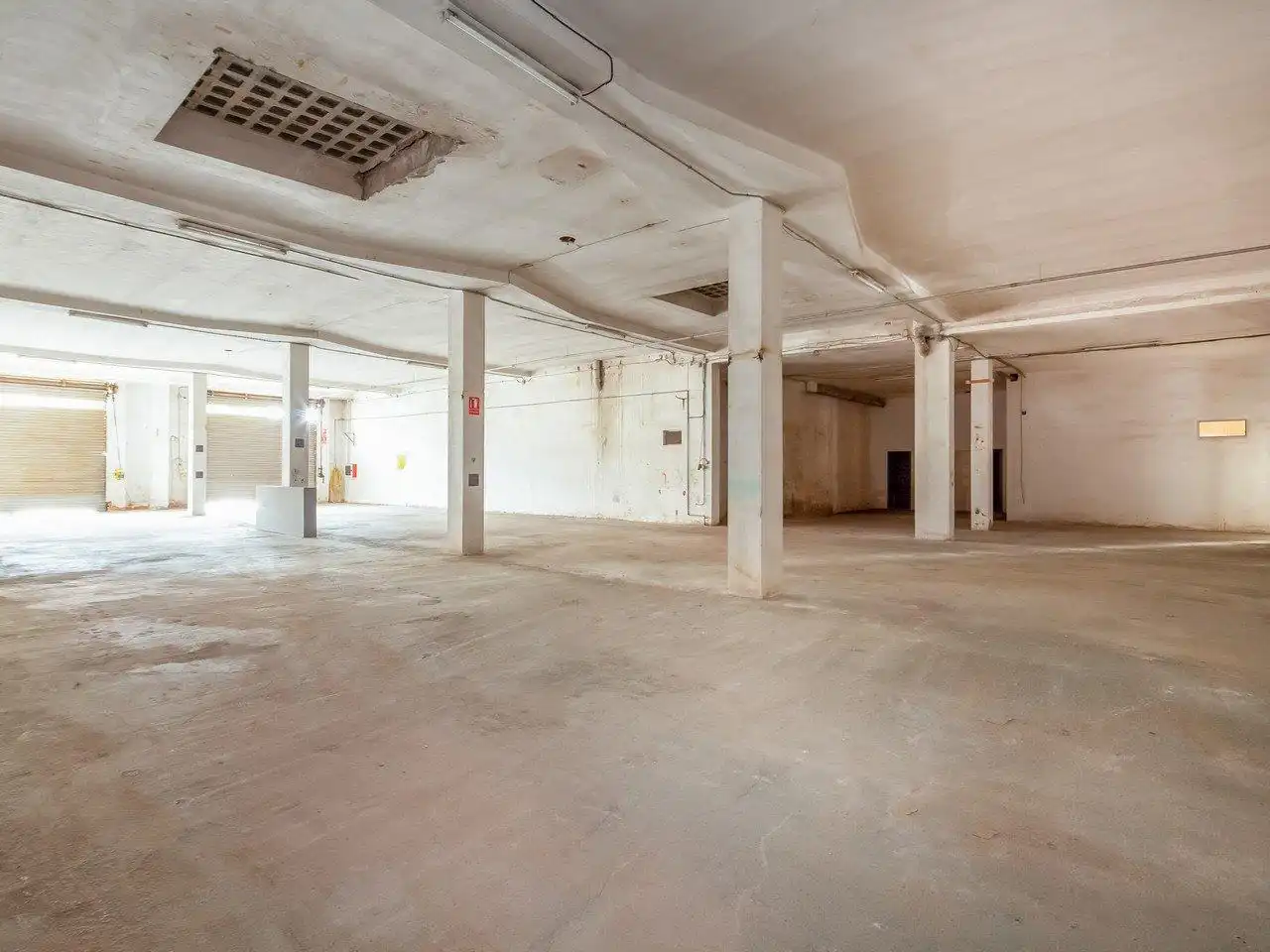 Local comercial en venta en Carrer de Salvador Giner 2, imagen 6