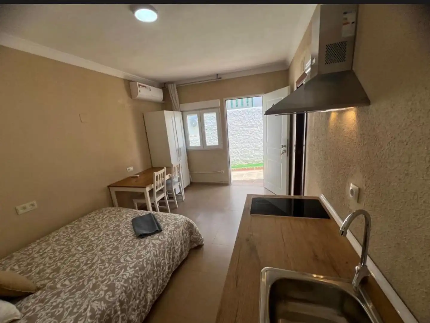Habitación de Edificio en venta en Málaga