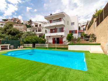 Chalet con balcón en venta en Sant Cebrià de Vallalta