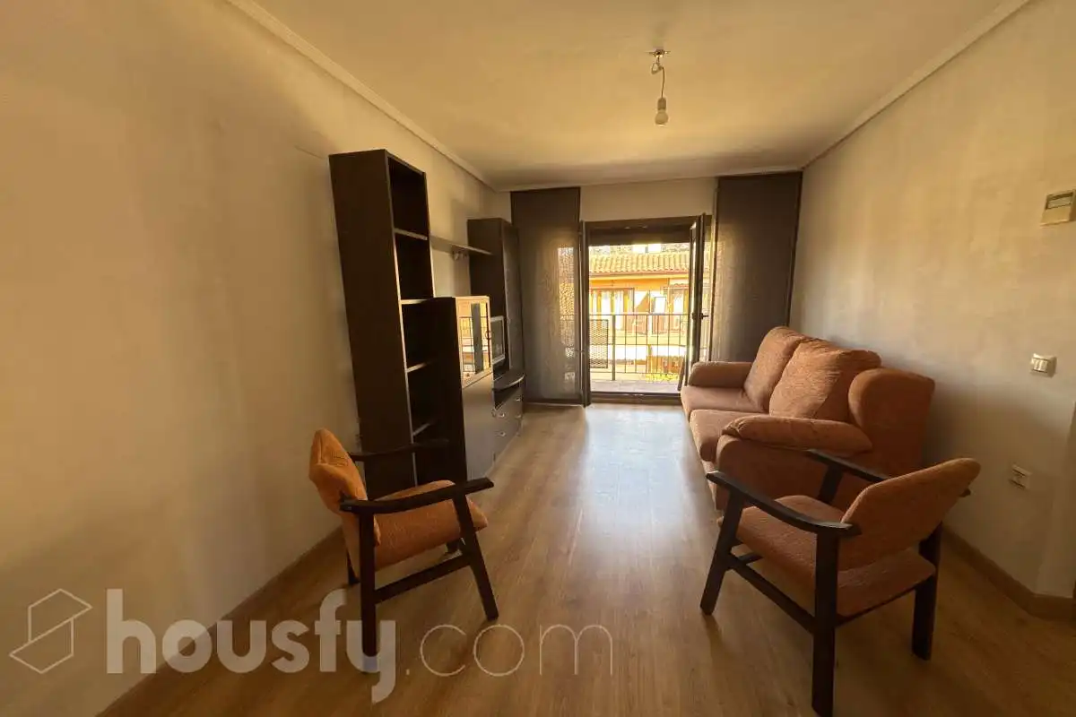 Sala de estar de Piso de alquiler en Villalbilla con Aire acondicionado, Parquet y Trastero
