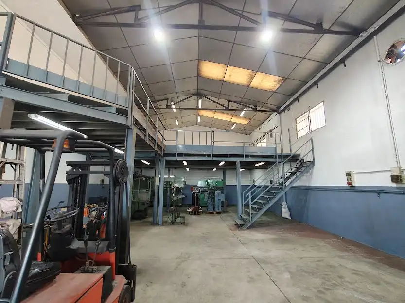 Nau industrial en venda en Polinyà amb Calefacció