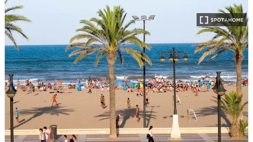 Exterior view of Flat for rent in Valencia  with Air Conditioner, Heating and Furnished