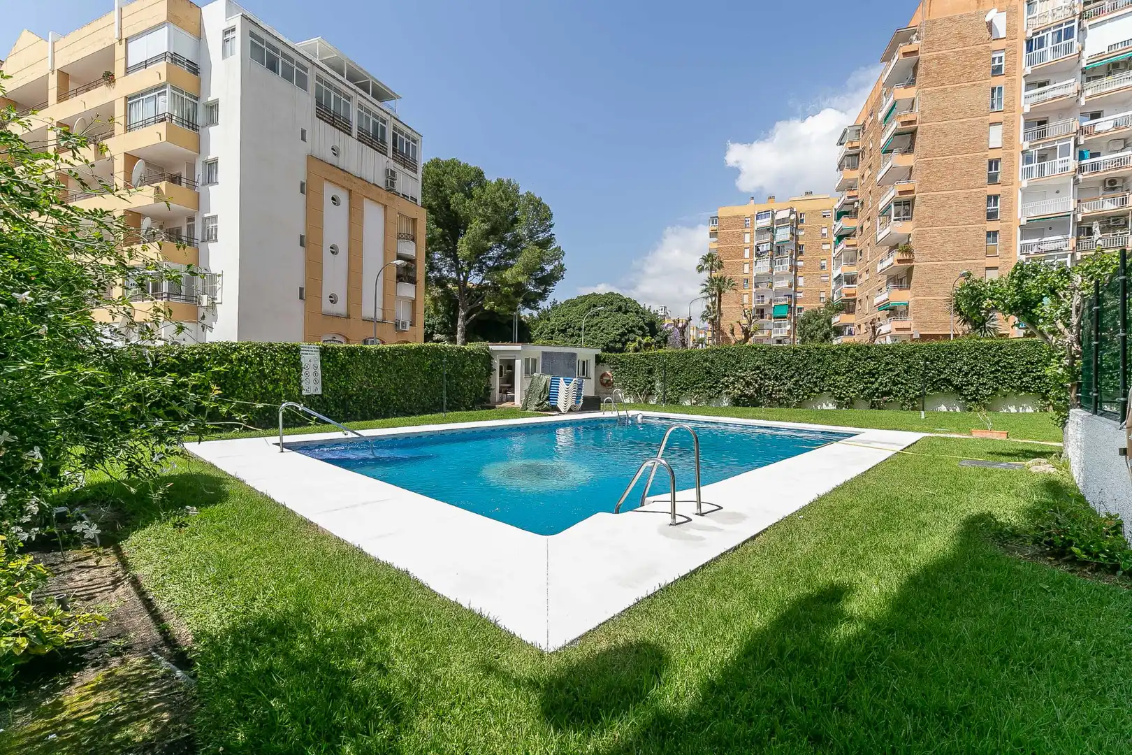 Piscina de Pis en venda en Benalmádena amb Aire condicionat, Terrassa i Moblat
