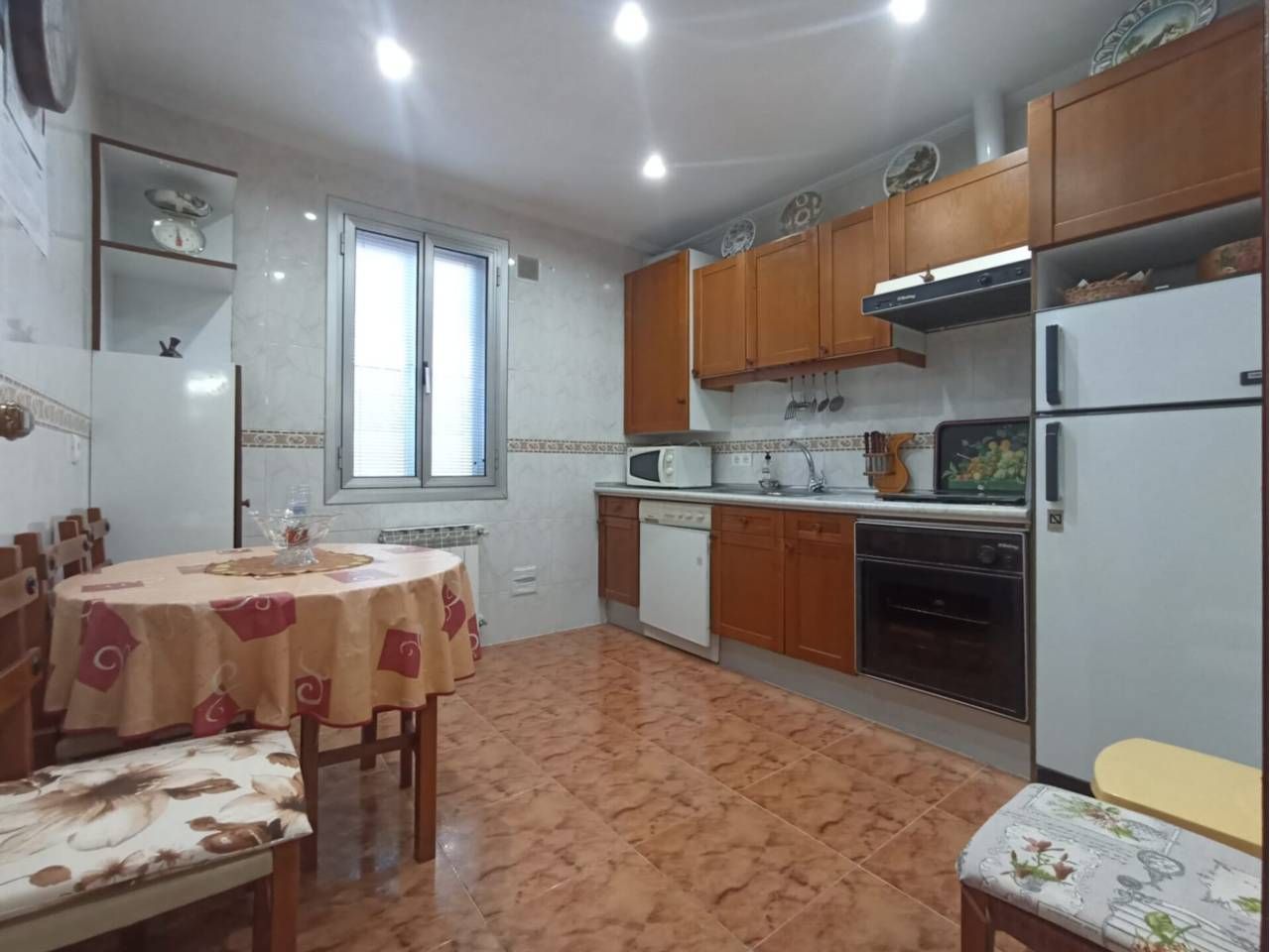 Kitchen of Flat for sale in Burgos Capital  with Heating and Parquet flooring