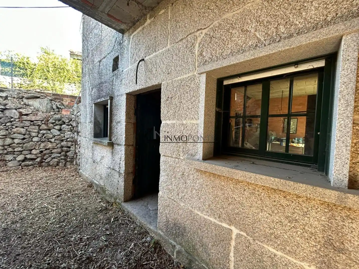 Vista exterior de Casa o xalet en venda en Vilaboa amb Jardí privat
