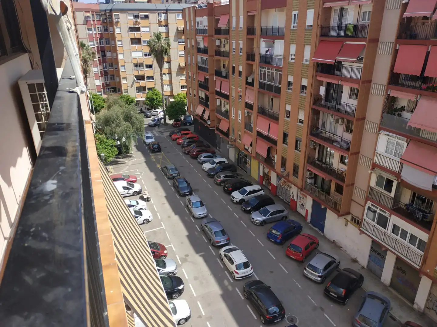 Vista exterior de Piso de alquiler en Valencia con Amueblado, Horno y Lavadora