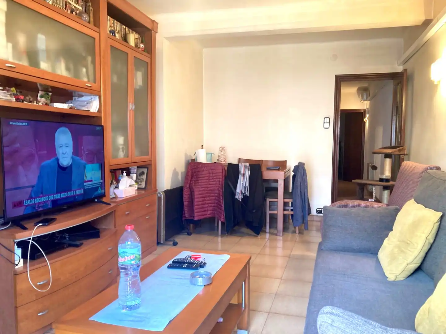 Sala d'estar de Pis en venda en L'Hospitalet de Llobregat amb Aire condicionat, Calefacció i Balcó