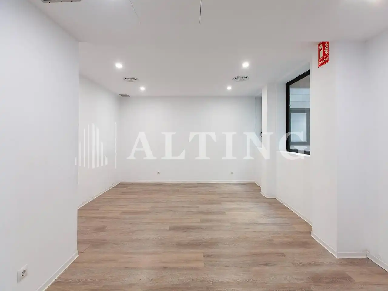 Office space with lift to rent in Catalunya, imagen 9