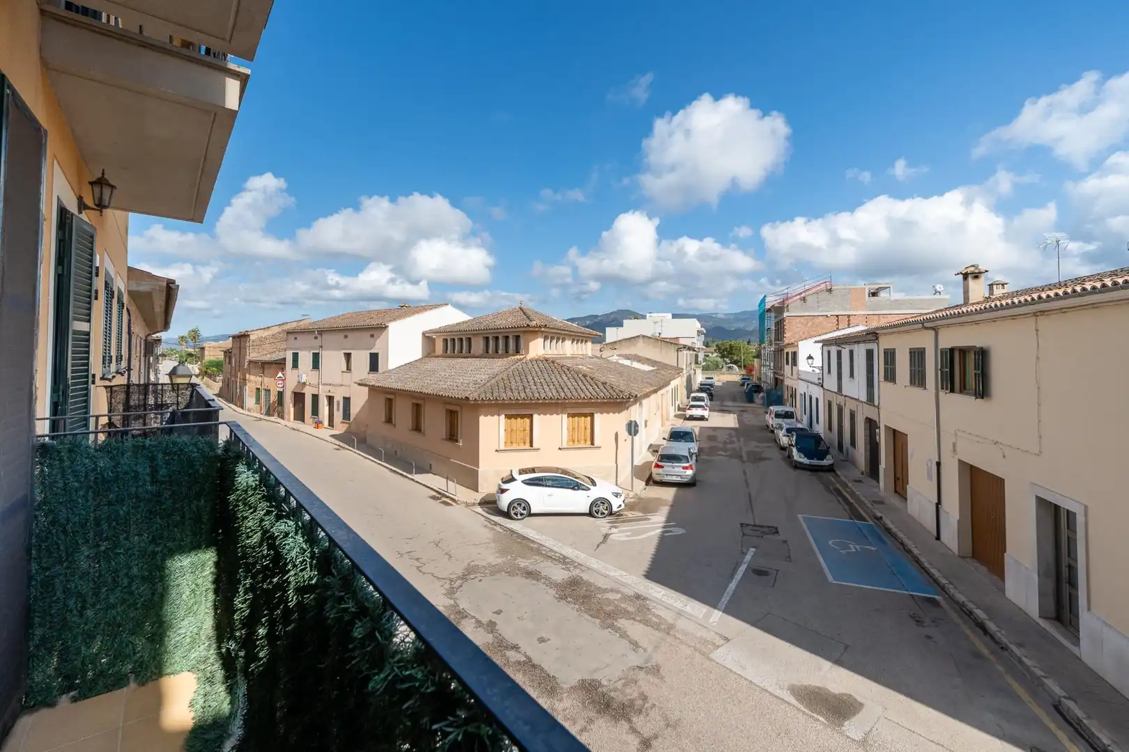 Vista exterior de Piso en venta en Santa María del Camí con Aire acondicionado, Terraza y Balcón
