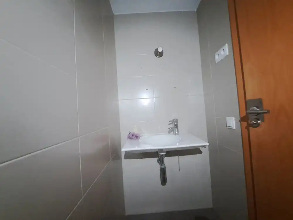 Bany de Dúplex en venda en Rubí amb Calefacció, Terrassa i Traster