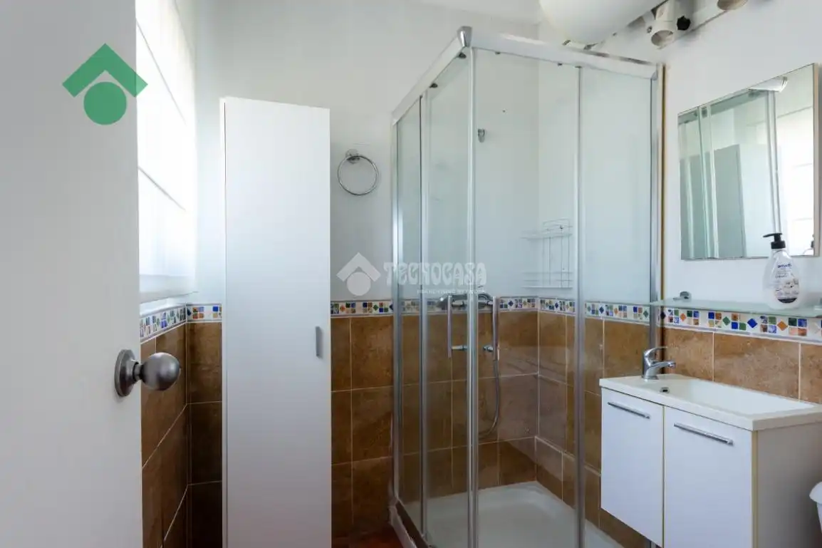 Badezimmer von Wohnung zum Verkauf in Almuñécar mit Möbliert