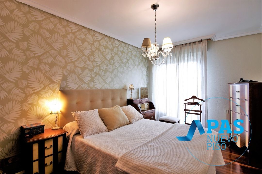 Bedroom of Flat for sale in Santander  with Heating, Private garden and Parquet flooring