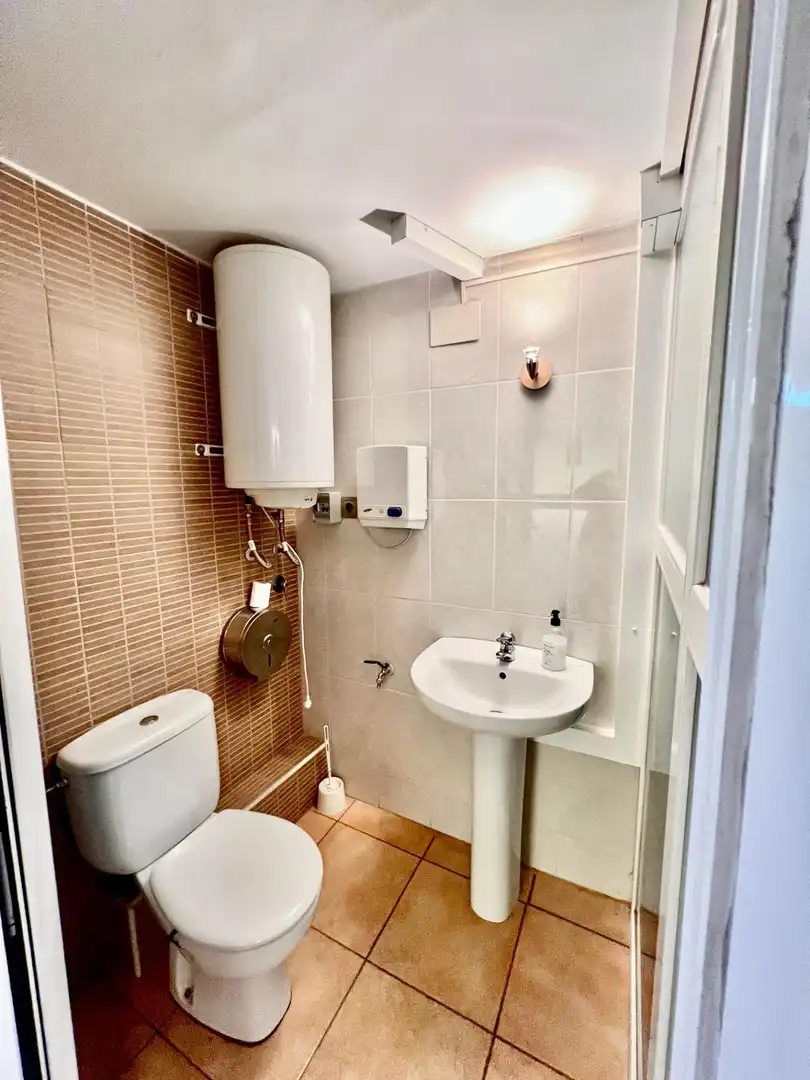 Business premises to rent in Ronda de la Roureda, imagen 5