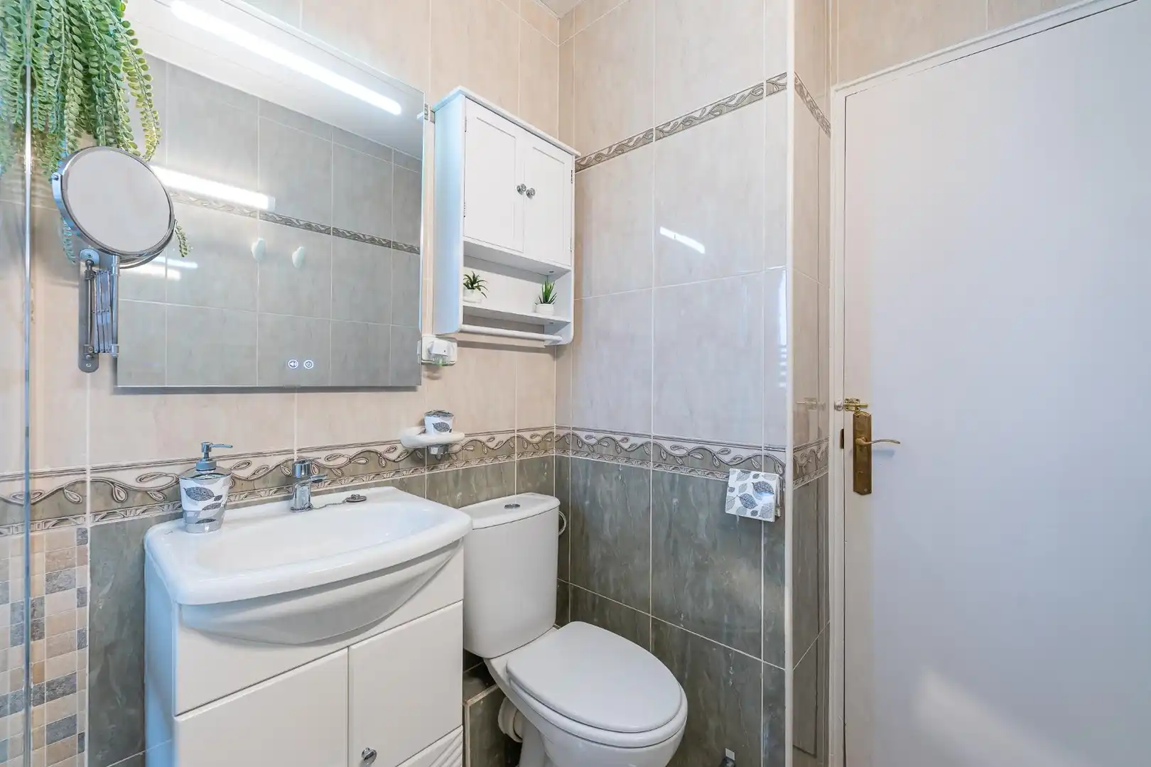 Badezimmer von Wohnungen zur Miete in Benalmádena mit Klimaanlage, Heizung und Privatgarten