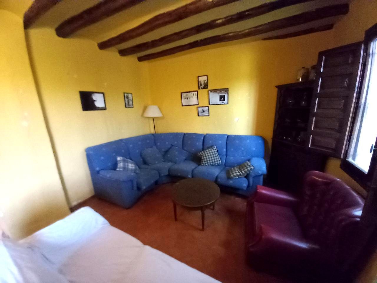Sala d'estar de Finca rústica en venda en La Almunia de Doña Godina  amb Calefacció, Jardí privat i Terrassa