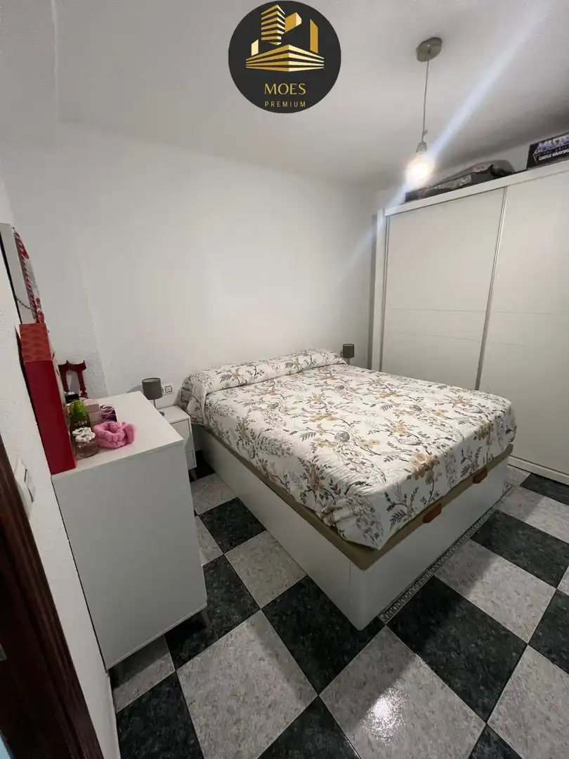 Dormitori de Pis en venda en Linares amb Aire condicionat, Calefacció i Terrassa