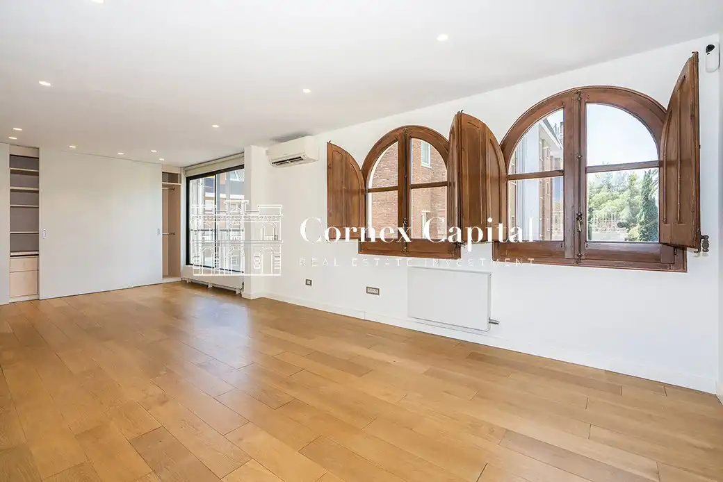 Vista exterior de Casa adosada en venta en Barcelona con Aire acondicionado, Calefacción y Jardín privado