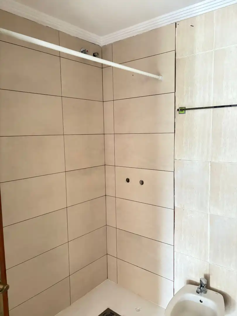 Bany de Pis en venda en Málaga amb Calefacció, Jardí privat i Terrassa
