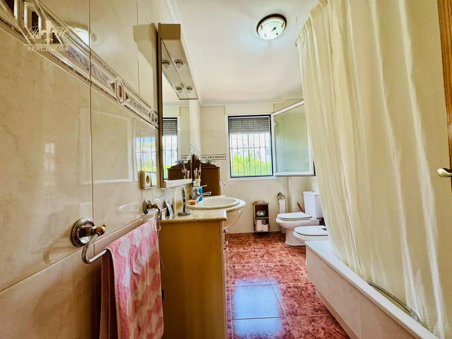 Bathroom of Houses for sale in L'Alfàs del Pi  with Air Conditioner, Heating and Terrace