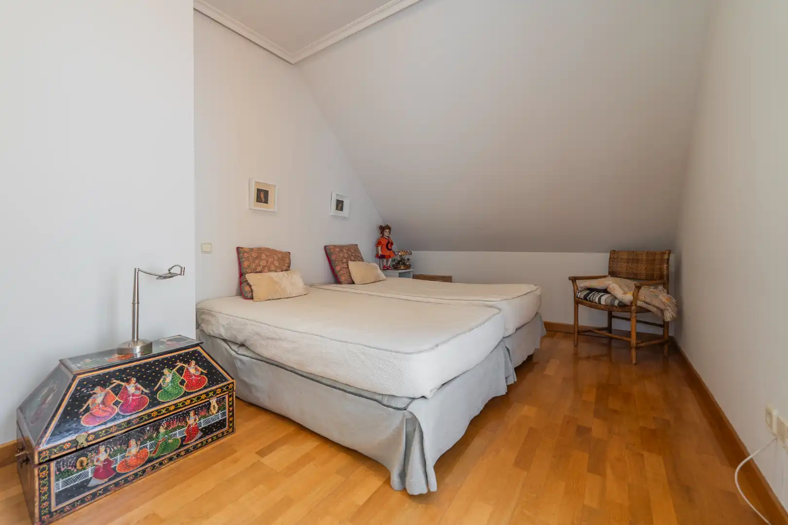 Dormitori de Casa adosada en venda en Las Rozas de Madrid amb Calefacció, Jardí privat i Piscina comunitària