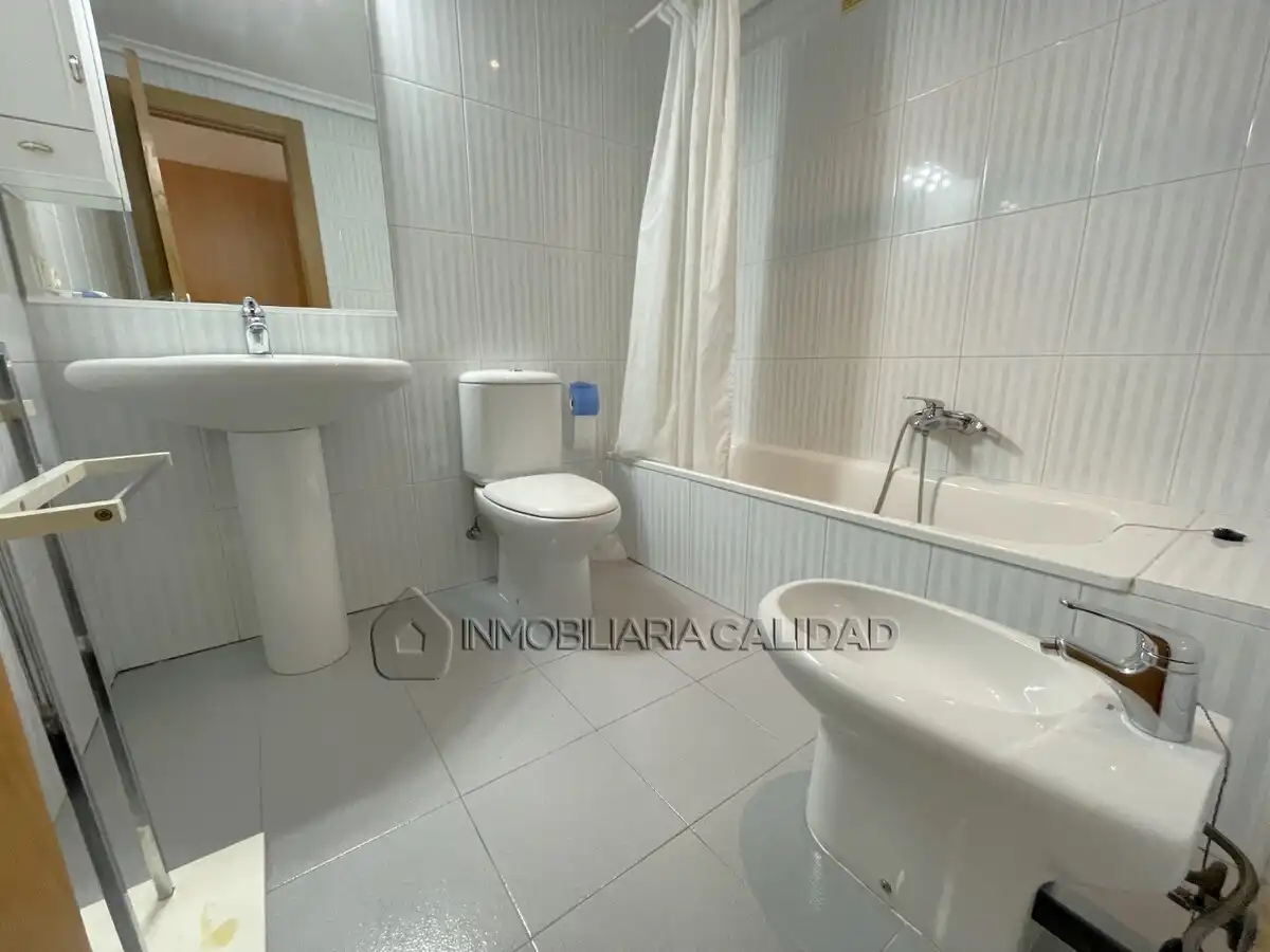 Bathroom of Flat for rent in Burgos  with Heating and Furnished