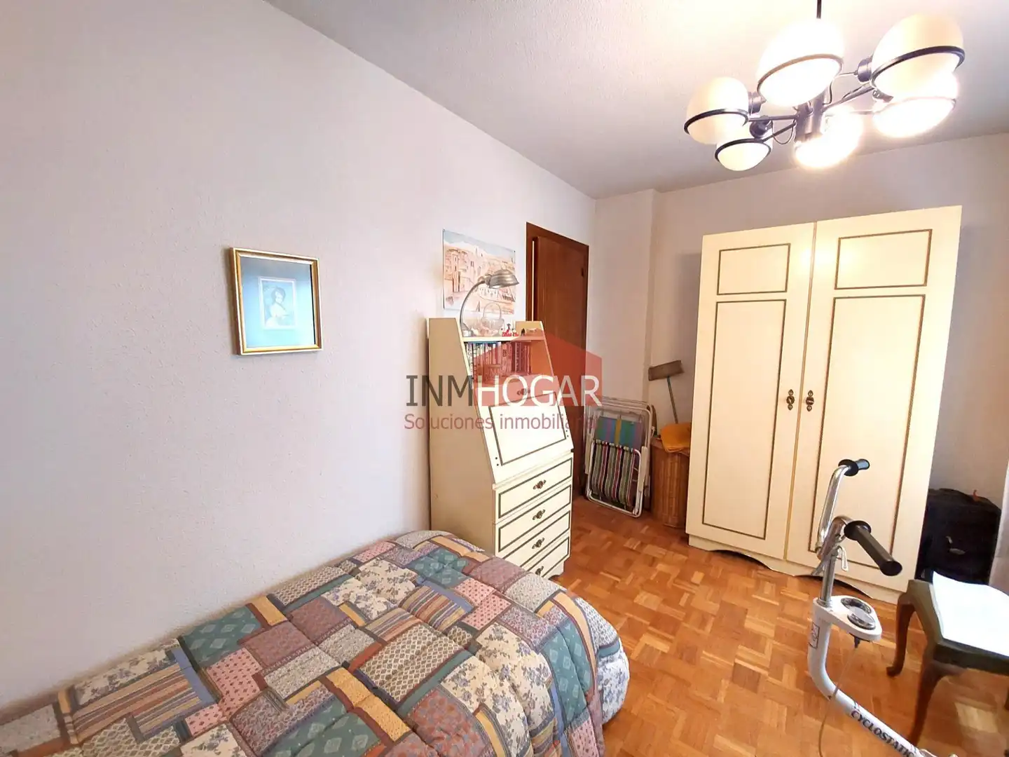 Habitación de Piso en venta en Arévalo con Calefacción, Parquet y Amueblado