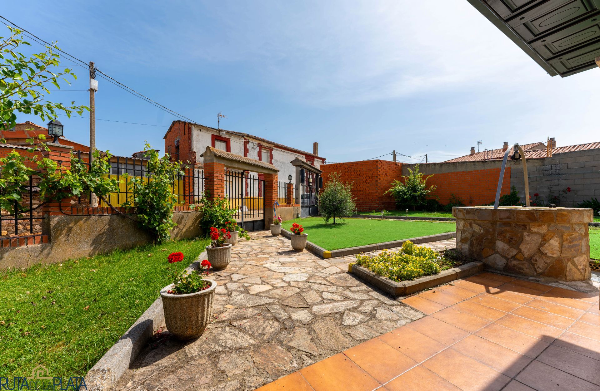 Garden of House or chalet for sale in Andavías  with Air Conditioner, Heating and Private garden