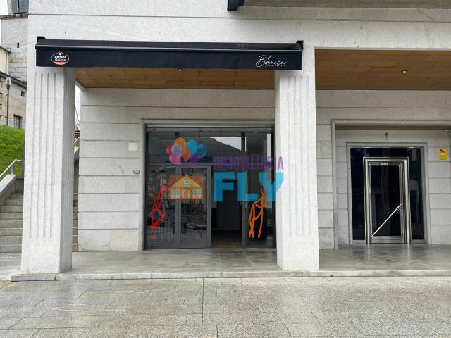 Local comercial en Alquiler en As Lagoas