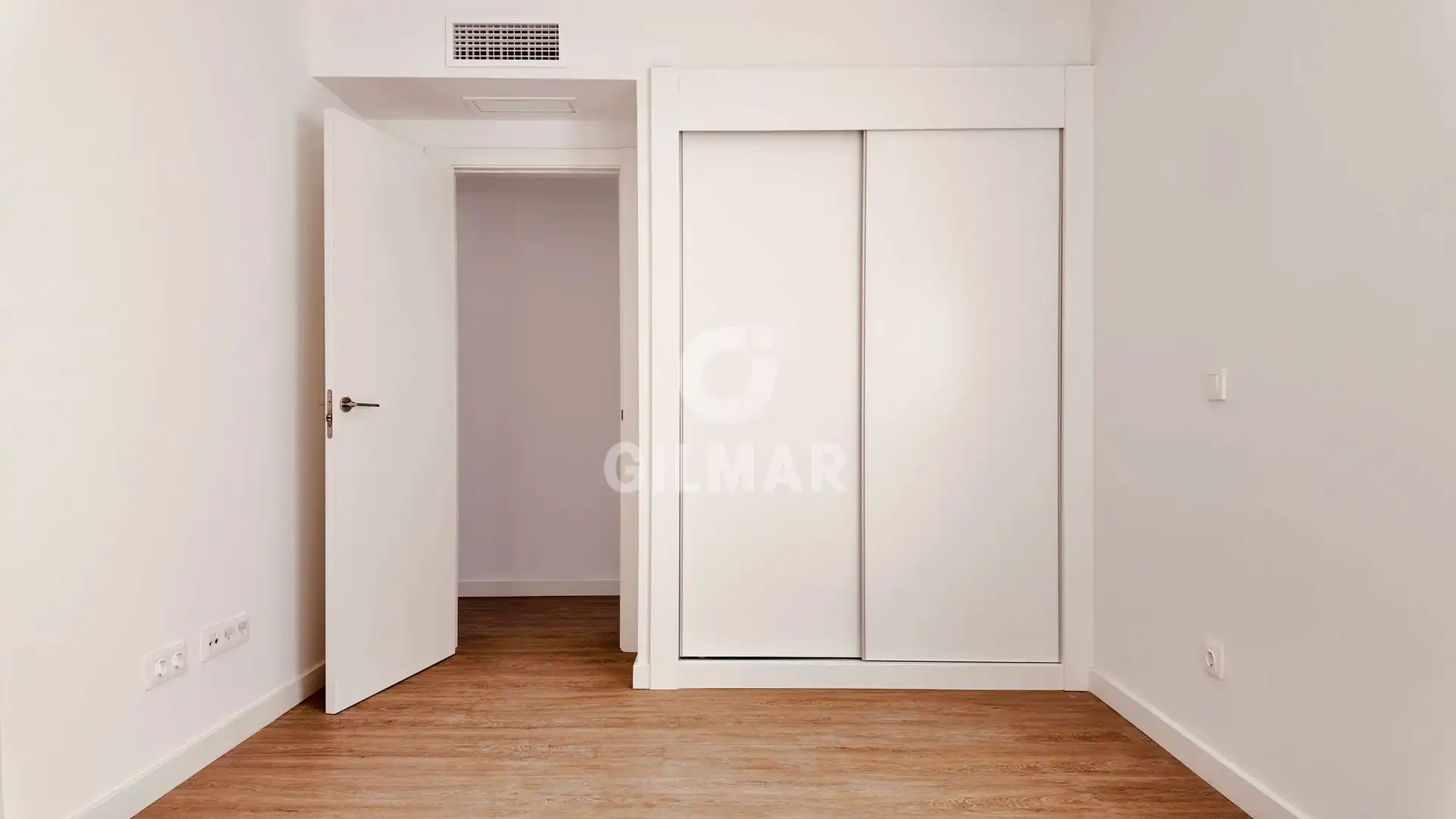 Bedroom of Flat for sale in Fuengirola  with Heating, Private garden and Storage room